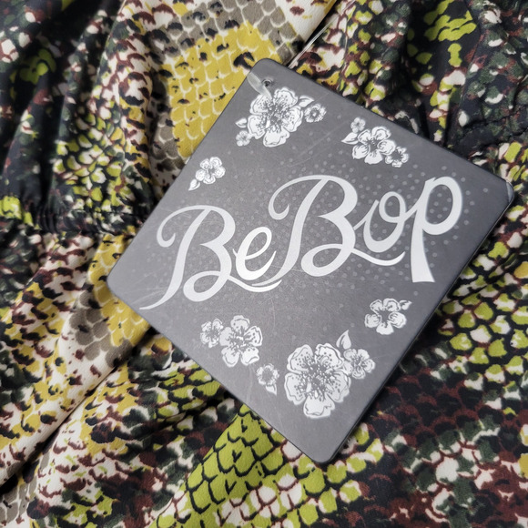 BeBop Dress Womens Small Green Yellow Snake Print 3/4 Sleeve V Neck Mini New - Picture 2 of 15